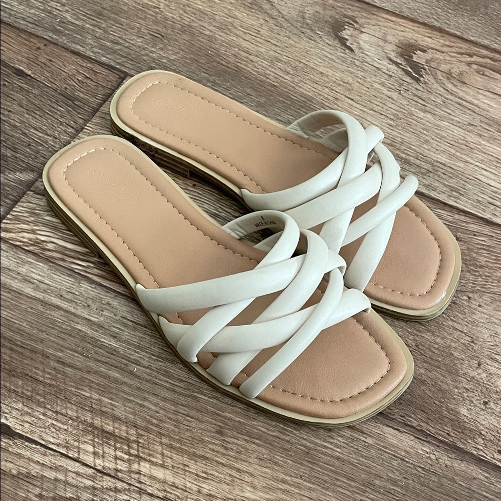 Universal Thread Strappy Sandal Woman Size 8